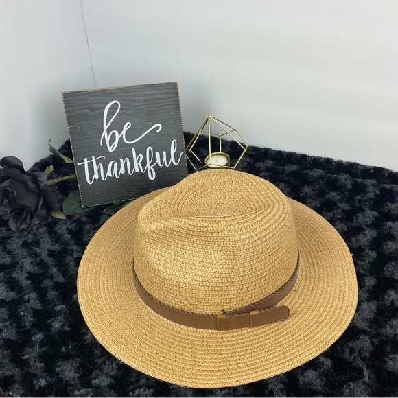 Paper Sun Hat - Picture 2 of 9